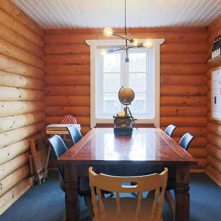 6 Person Holiday In R Dby *